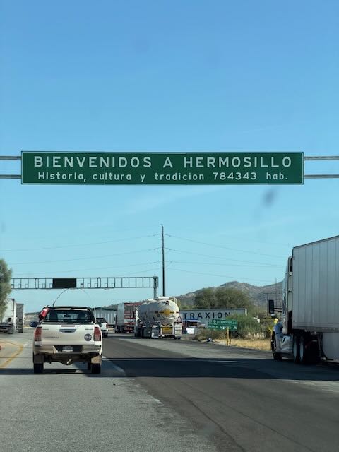 Road sign welcoming drivers to Hermosillo